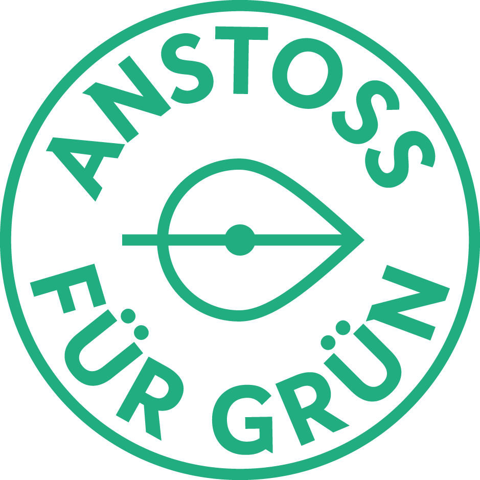 Logo "Anstoss für Grün" Klimaschutz im Amateurfußball