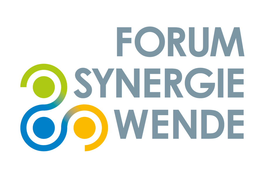 Drei Kreise in grün, blau und gelb auf der linken Seite bilden zusammen mit dem Text "Forum Synergiewende" das Projektlogo