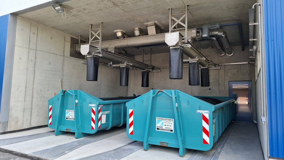 Neue Abrollcontainer in der Kläranlage Hammelburg