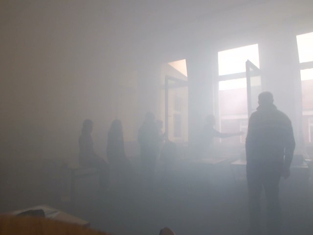 Foto von einer Übung mit Schülerinnen und Schülern 
