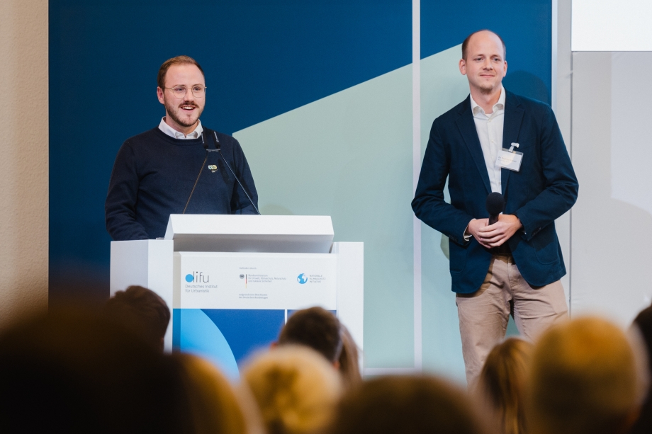 Impulse aus den Bonner Klimavierteln und dem INCLU:DE, Jannis Niethammer und Dr. Raphael Karutz