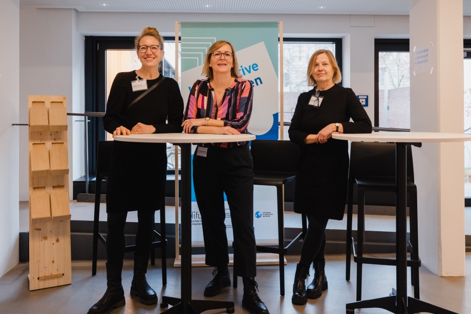 Wissenschaftliche Mitarbeiterinnen des Deutsches Instituts für Urbanistik: Ulrike Vorwerk, Franziska Wittkötter und Anna Hogrewe-Fuchs