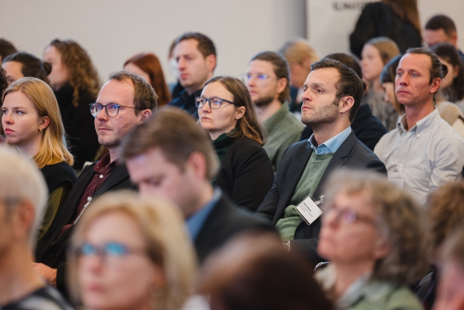 Blick ins Publikum während der Kommunalen Klimakonferenz 2025 in Berlin