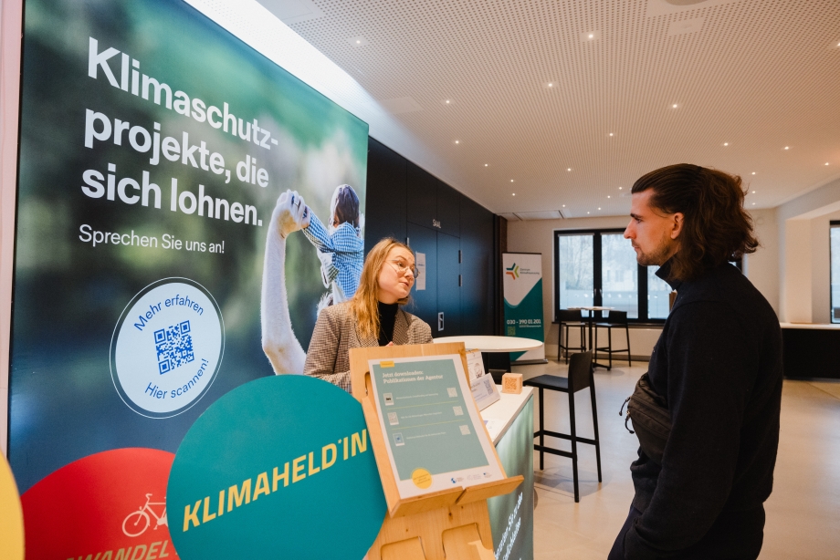 Infostand der Agentur für kommunalen Klimaschutz