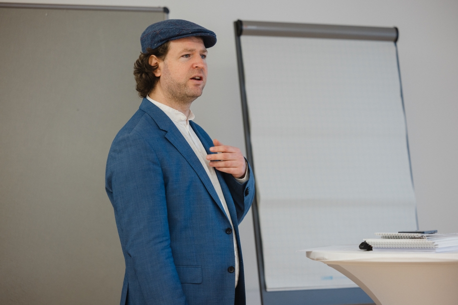 Forum 3: Naturbasierte Lösungen im Fokus: Synergien für Klimaschutz und Klimaanpassung. Referent Bertram Fischer, Mikro Landwirtschaft - gemeinschaftlicher Gemüseanbau e.V.