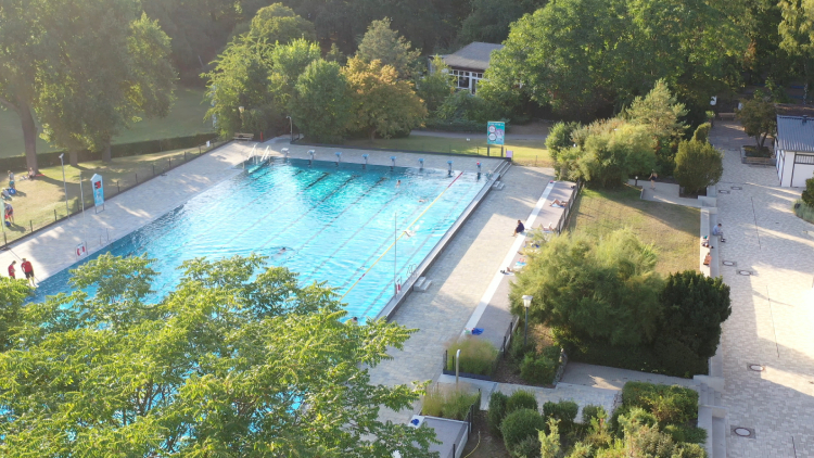 Freibad-Becken
