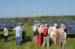 Die Energietour zu Besuch auf der alten Deponie in Rostock-Diedrichshagen