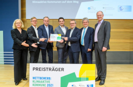 Preisträger*innen aus Stadt Henningsdorf auf dem Podium