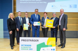 Preisträger*innen aus Stadt Dortmund auf dem Podium