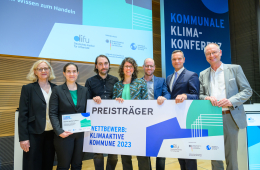 Gewinnerteam des Bezirks Hamburg-Nord mit Gratulanten