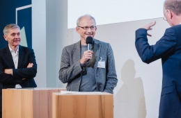 Dr. Jürgen Görres aus der Landeshauptstadt Stuttgart und Jens-Peter Koopmann aus der Landeshauptstadt Kiel im Gespräch mit Sven Plöger