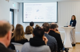 Forum 2: Klima goes digital – Digitale Werkzeuge für den kommunalen Klimaschutz. Referentin Anna Poblocka-Dirakis, Projektleiterin klimakommune.digital, Deutsche Energieagentur